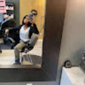 Meet your Posher, Angelique